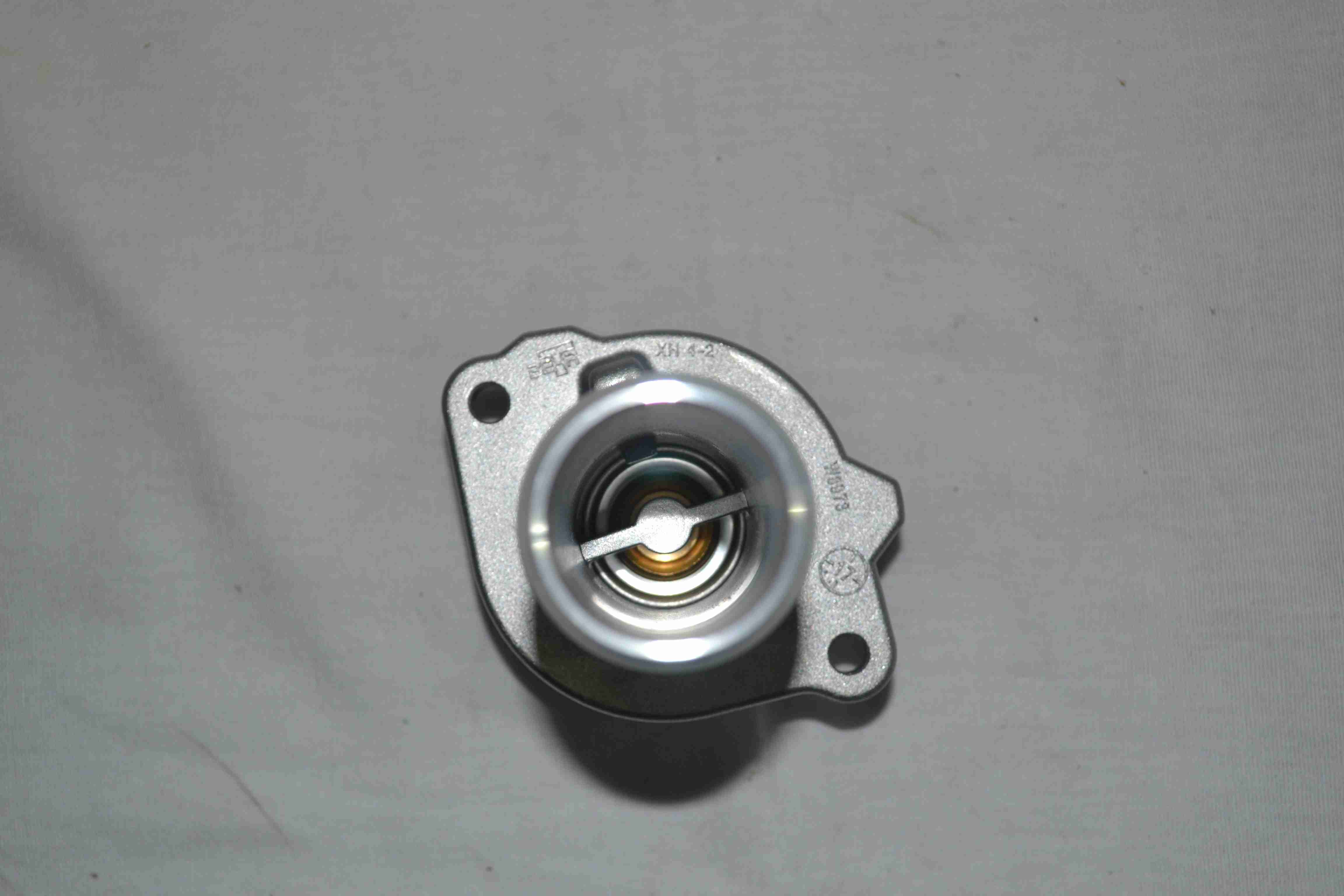 Thermostat Housing Assembly For 2004-2012 Chevrolet Colorado / GMC Canyon / Hummer H3 – 190F, Metal