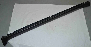 Накладка порога (пластик) правый Ford Explorer Eddie Bauer 95-01 FORD арт. 1L2Z7810176HAPTM