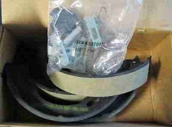 Колодки стояночного тормоза FORD артикул: 6L2Z2648A