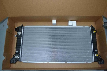 Радиатор охлаждения двигателя GM арт. 84207654